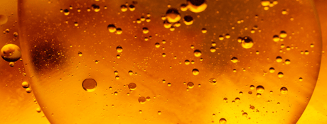 Acide lactique vs acide salicylique : lequel choisir selon votre type de peau ?