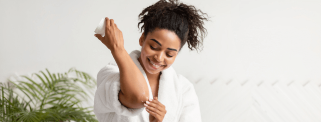 Coudes secs : comprendre les causes pour mieux rééquilibrer la peau