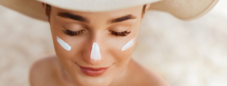 SPF 30 vs SPF 50 : Quelle Différence Réelle Pour Votre Peau ?