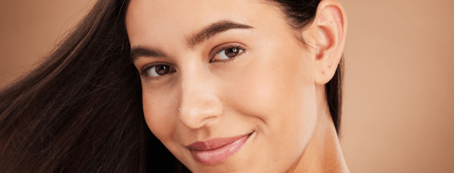Les 5 gestes essentiels pour préserver la jeunesse de la peau au quotidien