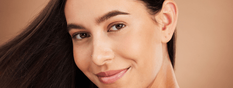 Les 5 gestes essentiels pour préserver la jeunesse de la peau au quotidien