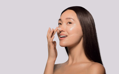 Crème jour vs crème nuit : pourquoi les deux sont indispensables pour votre peau.